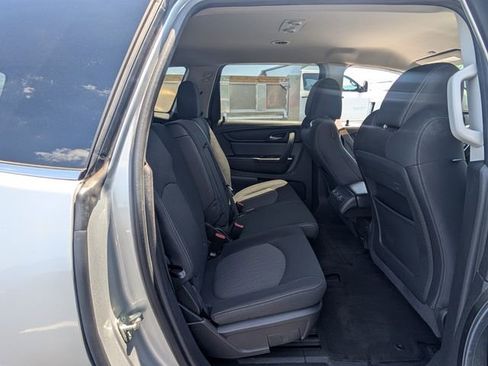 Used 2015 Chevrolet Traverse LT w/ Style and Technology Package FWD image 16