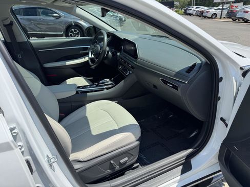 Used 2022 Hyundai Sonata Limited FWD image 16