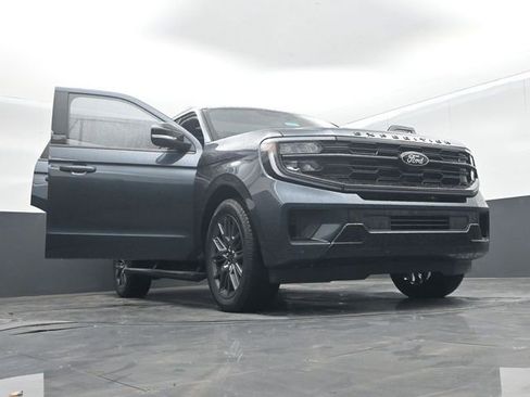 Used 2025 Ford Expedition Platinum w/ Stealth Performance Package AWD/4WD image 72