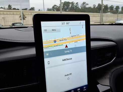 Used 2022 Ford Explorer Platinum w/ Technology Package image 18