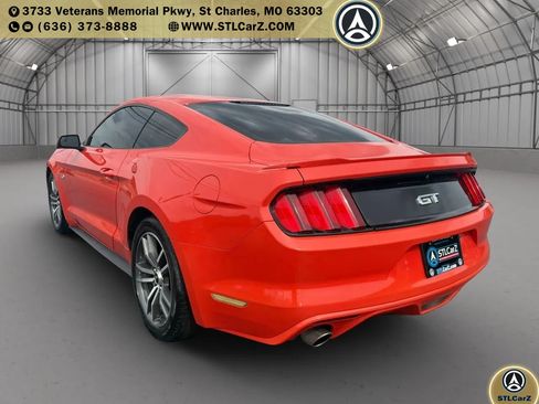 Used 2015 Ford Mustang GT RWD image 4