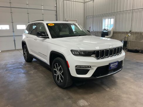 Used 2024 Jeep Grand Cherokee Limited w/ Luxury Tech Group II AWD/4WD image 6