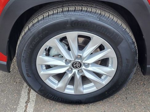 Used 2023 Toyota Corolla Cross LE image 10