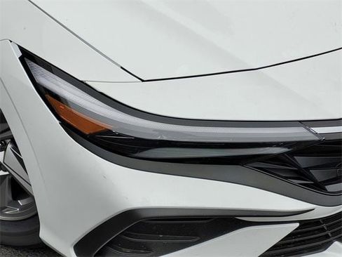 New 2026 Hyundai Elantra SE image 10