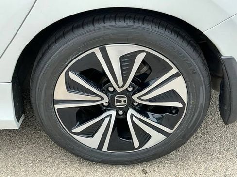 Used 2018 Honda Civic EX-L image 5