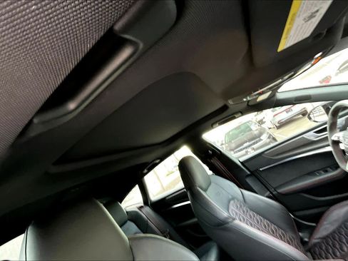 Used 2023 Audi RS 7 Sportback image 12