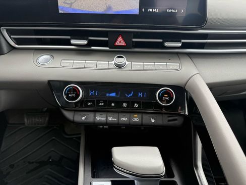 Certified 2023 Hyundai Elantra SEL w/ Convenience Package image 29