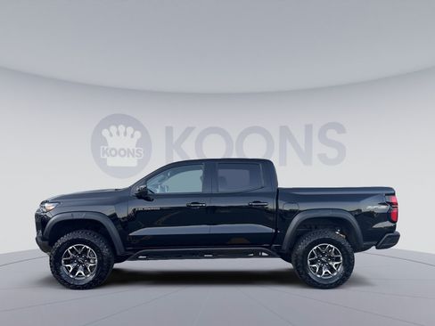 Used 2024 Chevrolet Colorado ZR2 w/ ZR2 Convenience Package III AWD/4WD image 2