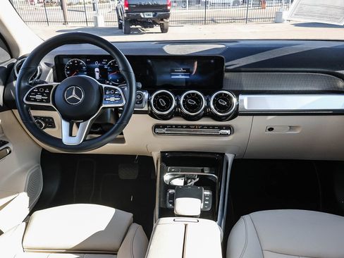 Used 2022 Mercedes-Benz GLB 250 image 21