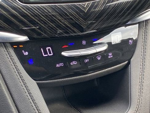 Certified 2025 Cadillac XT6 Premium Luxury FWD image 24