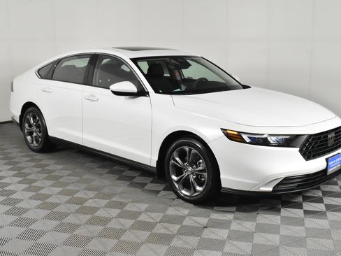 Used 2024 Honda Accord EX image 4