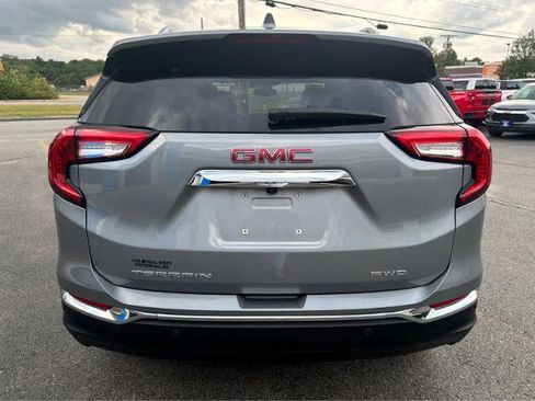 Used 2024 GMC Terrain SLT AWD/4WD image 7