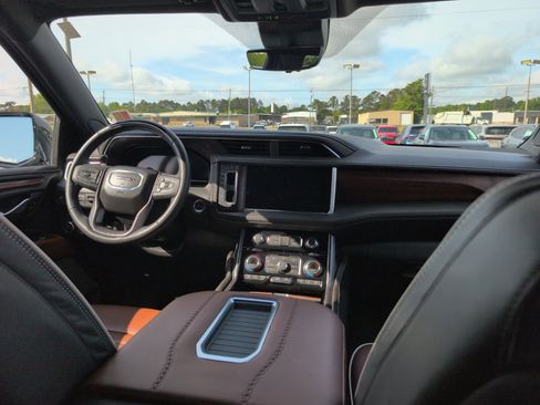 Used 2024 GMC Yukon Denali Ultimate AWD/4WD image 16