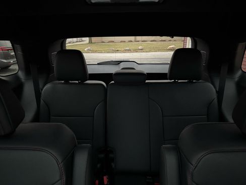 Used 2025 Chevrolet Traverse Z71 w/ Enhanced Driving Package image 10