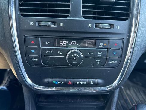 Used 2016 Dodge Grand Caravan R/T image 28