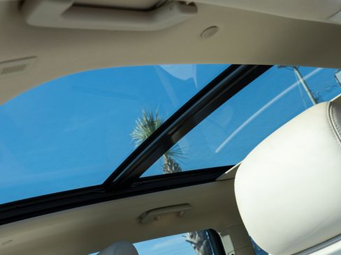 Used 2020 Lincoln Nautilus Reserve w/ Equipment Group 201A image 18