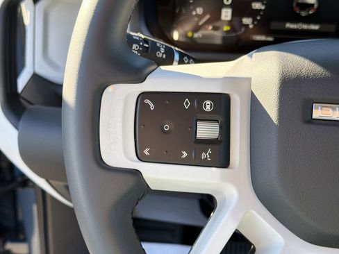 Used 2025 Land Rover Defender 110 S image 22