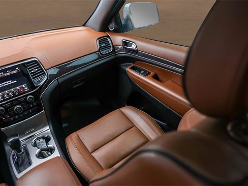 Used 2021 Jeep Grand Cherokee Overland image 27