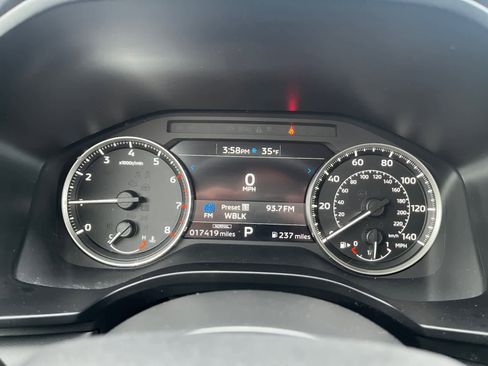 Used 2024 Mitsubishi Outlander ES image 14