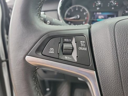 Used 2022 Buick Encore Preferred AWD/4WD image 19