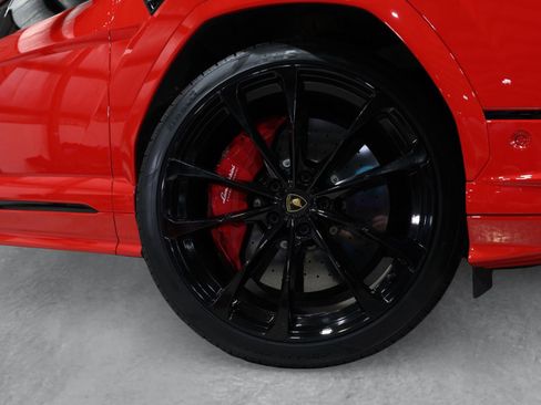 Used 2023 Lamborghini Urus S AWD/4WD image 28