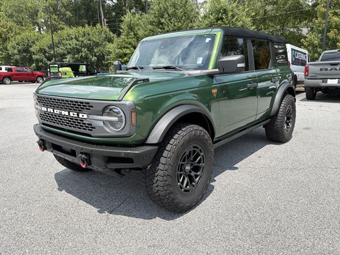 Used 2023 Ford Bronco Badlands AWD/4WD image 3