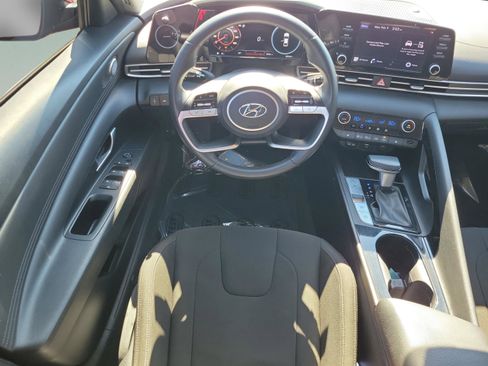 Used 2022 Hyundai Elantra SEL w/ Convenience Package image 13