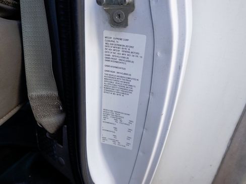 Used 2018 Chevrolet Express 3500 w/ Power Convenience Package image 24