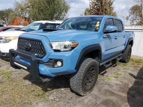 Used 2019 Toyota Tacoma TRD Sport image 3