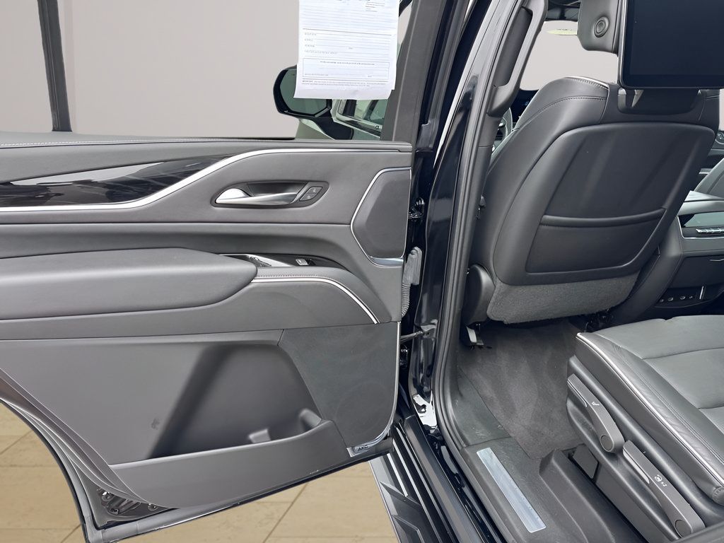 Used 2023 Cadillac Escalade Sport AWD/4WD image 36