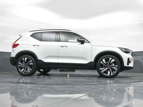 New 2026 Volvo XC40 B5 Ultra w/ Climate Package AWD/4WD image 41