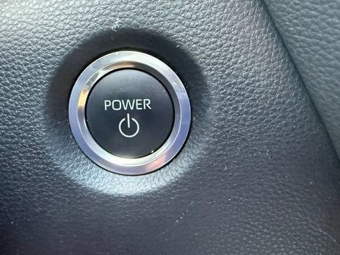 Used 2025 Toyota Corolla SE FWD image 21