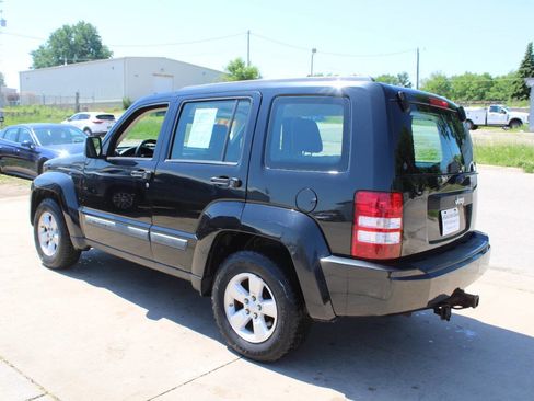 Used 2009 Jeep Liberty Sport RWD image 6