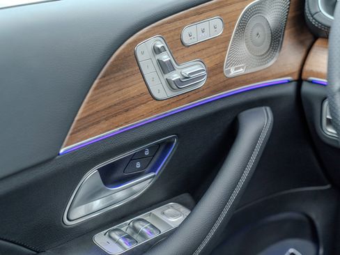 Used 2025 Mercedes-Benz GLS 450 4MATIC image 22