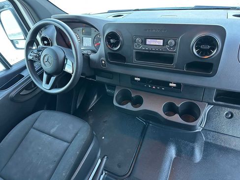 Used 2023 Mercedes-Benz Sprinter 2500 image 11