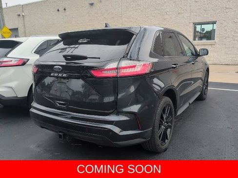 Used 2023 Ford Edge ST-Line w/ Class II Trailer Tow Package AWD/4WD image 8