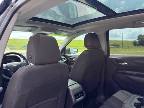 Used 2018 Chevrolet Equinox LT w/ Sun & Infotainment Package FWD image 27