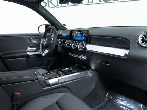 New 2026 Mercedes-Benz GLB 250 4MATIC image 21