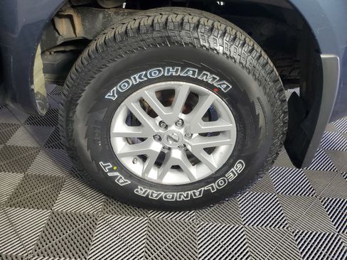Used 2017 Nissan Frontier SV w/ SV Value Truck Package AWD/4WD image 30