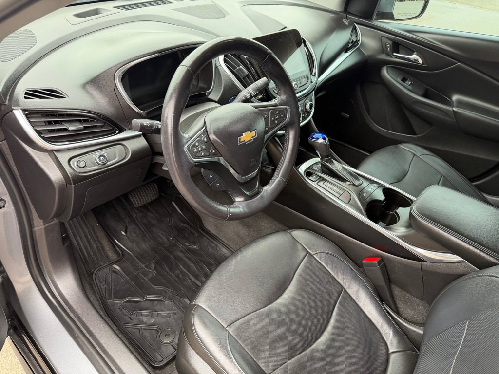 Used 2018 Chevrolet Volt Premier w/ Driver Confidence Package FWD image 21