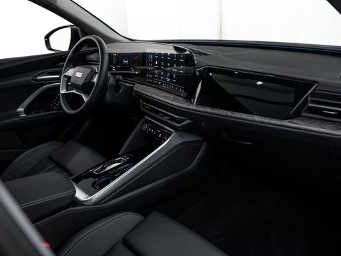 Used 2025 Audi Q5 Premium Plus w/ Premium Plus AWD/4WD image 13