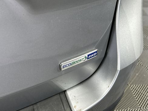 Used 2020 Ford Explorer Platinum w/ Premium Technology Package image 16