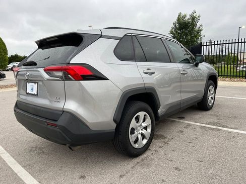 Used 2020 Toyota RAV4 LE AWD/4WD image 4