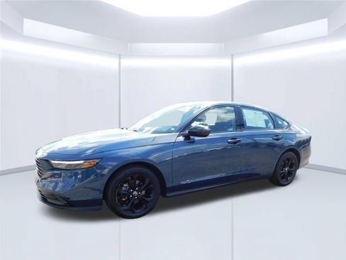 Used 2025 Honda Accord SE image 7
