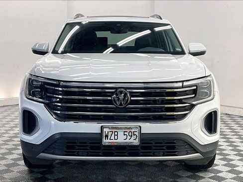 Used 2024 Volkswagen Atlas SE FWD image 2