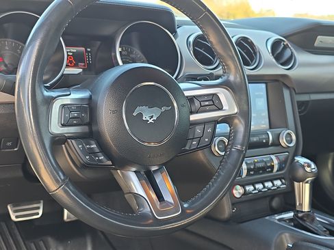 Used 2022 Ford Mustang GT Premium image 14