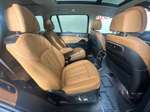Used 2023 BMW X7 xDrive40i AWD/4WD image 29