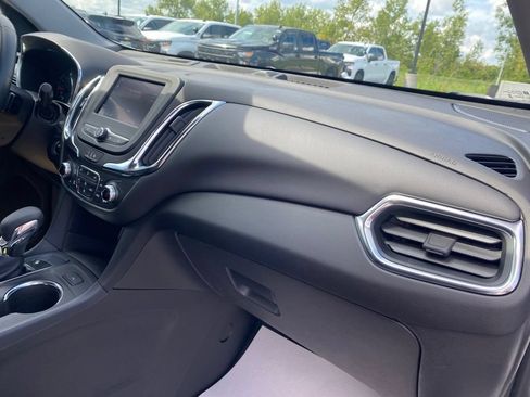 Used 2024 Chevrolet Equinox LT FWD image 18