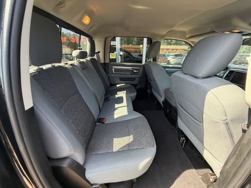 Used 2019 RAM 1500 Classic SLT w/ Black Appearance Group AWD/4WD image 18
