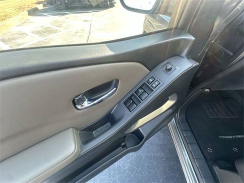 Certified 2022 Nissan Frontier SV image 15